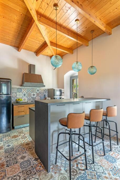 Villa Aiolia Kondoyenádha 외부 사진