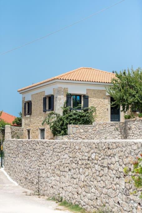Villa Aiolia Kondoyenádha 외부 사진